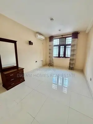 Spacious Luxury 3-Storey House for Rent – Pannipitiya