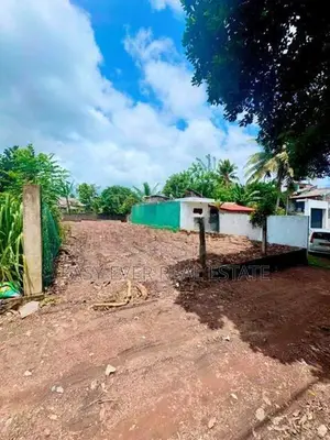 පන්නිපිටියෙන් පර්චස් 10ක බිම් කොටසක්
