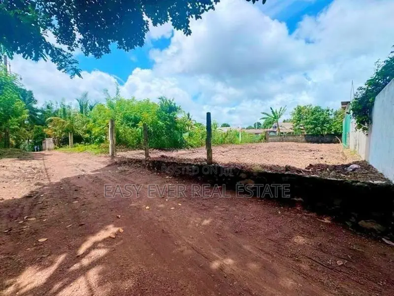 පන්නිපිටියෙන් පර්චස් 10ක බිම් කොටසක්