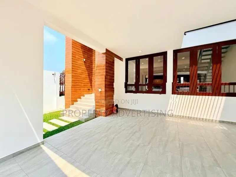 Battaramulla Architect-Designed Super Luxury House for Sale