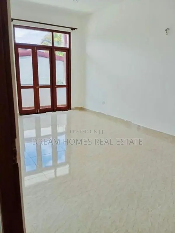 Spacious 4 Bedroom House for Sale – Pepiliyana,