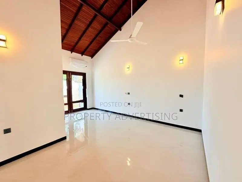 Battaramulla Architect-Designed Super Luxury House for Sale