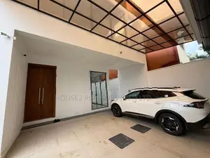 Brand New Luxury House for Sale – Thalawathugoda