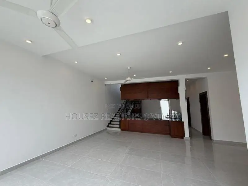 Brand New Luxury House for Sale – Thalawathugoda