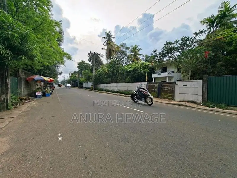 Valuable Land for Sale Kottawa, Facing Main Road. (id : Kott004)