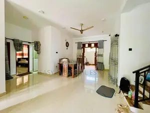 කඩුවෙල – නවගමුවෙන් කාපට් පාරට මුහුණලා අංගසම්පූර්ණ නිවසක්