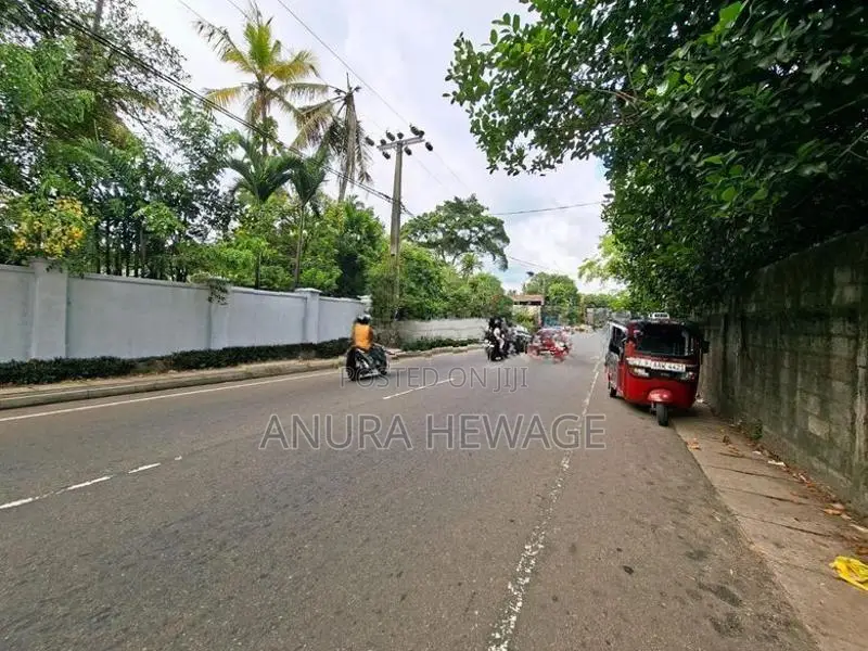කොට්ටාව මාර්ගයට මුහුණලා ඉතා වටිනා ඉඩමක් විකිණීමට. (ID : KOTT004S)