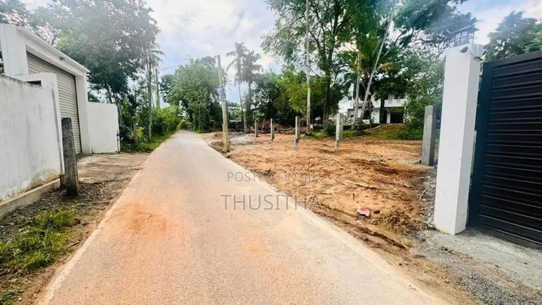 Yakkala Valuable Land for Sale