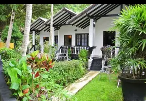 UNAWATUNA : 42-AC-BR (189P) PRIME BEACH-ZONE HOTEL FOR SALE