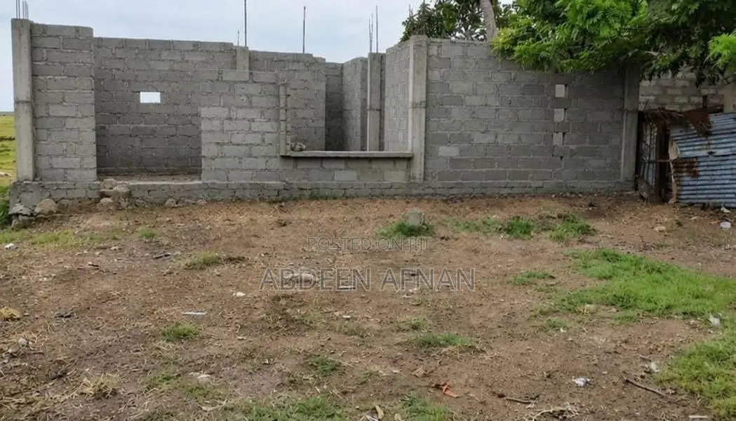 Land for Sale in Addalaichenai