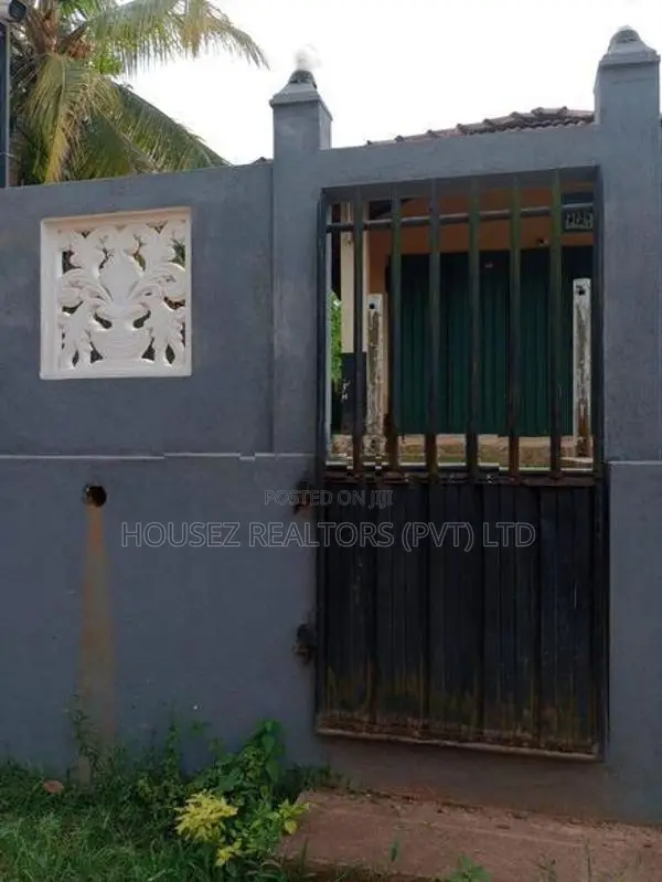 60 Perch Spacious House for Sale – Minuwangoda