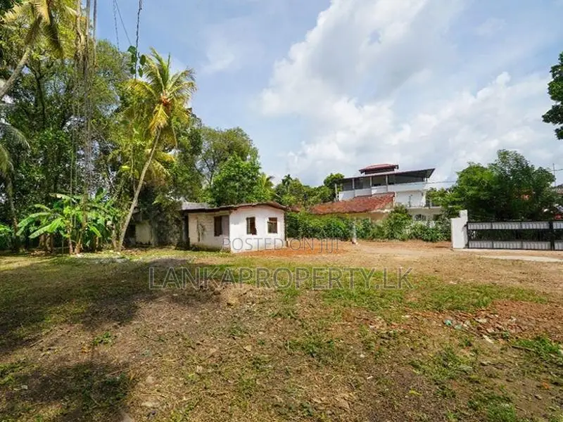 Prime Residential Land for Sale on Prestigious Nungamuwa Road, Kelaniy