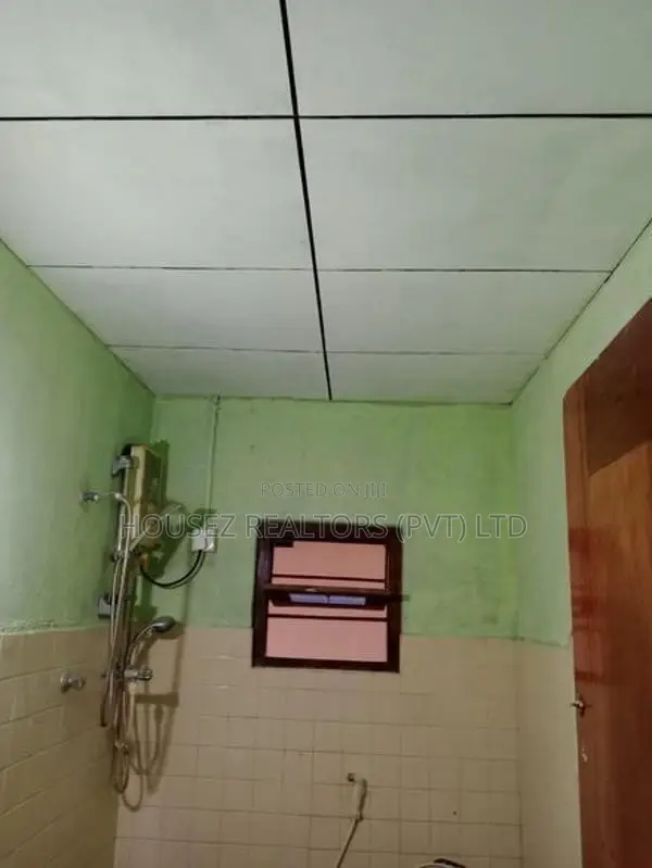 60 Perch Spacious House for Sale – Minuwangoda