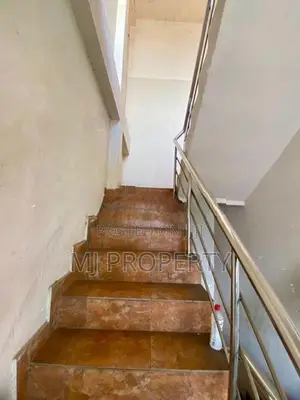 ( GR-1023) Valuable Commercial 1st Floor Office Space Rent in Godagama