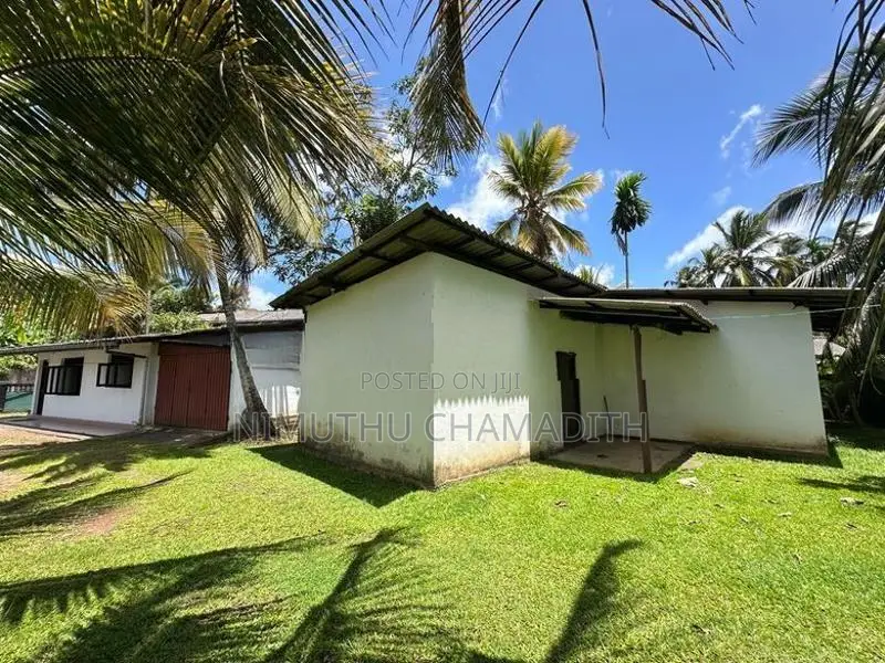 Land with Two Houses for Sale Mulleriyawa