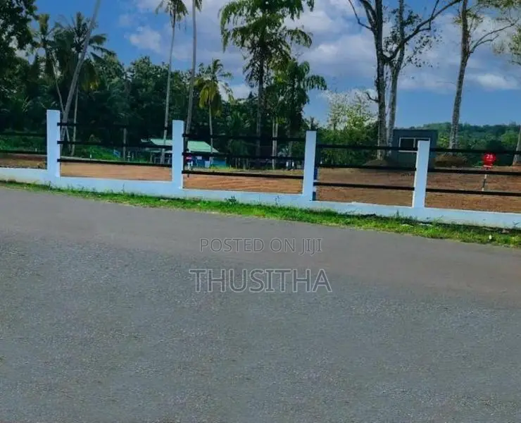 Yakkala Kalagedihena Land for Sale