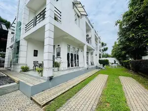 Luxury Mansion with Swimming Pool for Sale – Kiribathgoda