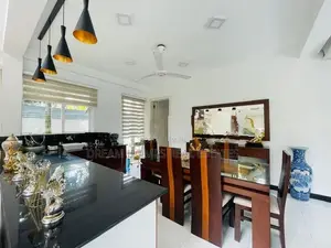 Luxury Mansion with Swimming Pool for Sale – Kiribathgoda