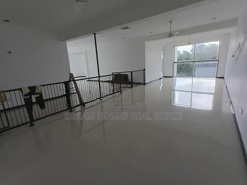 Commercial 4-Storey Building for Rent – Thalawathugoda