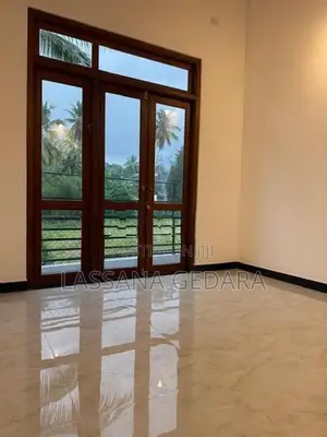කඩවතට-ගනේමුල්ලට ඉතා ආසන්නයෙන් නවින තනිමහල් නිවසක් විකිණීමට.