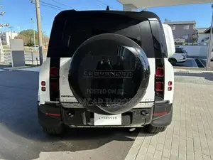 Land Rover Defender X DYNAMIC SE P300 2025