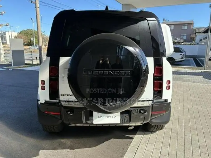 Land Rover Defender X DYNAMIC SE P300 2025