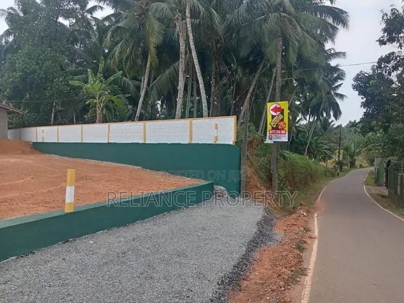 Kottawa අගනා ඉඩමක්
