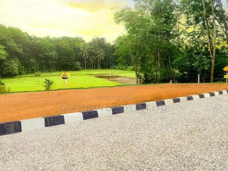 Peaceful Area Land for Sale in Meeriyagalla
