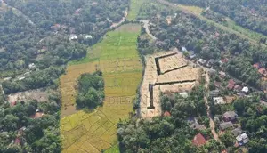 කැකනදුර නගරයෙන් ඉඩමක්