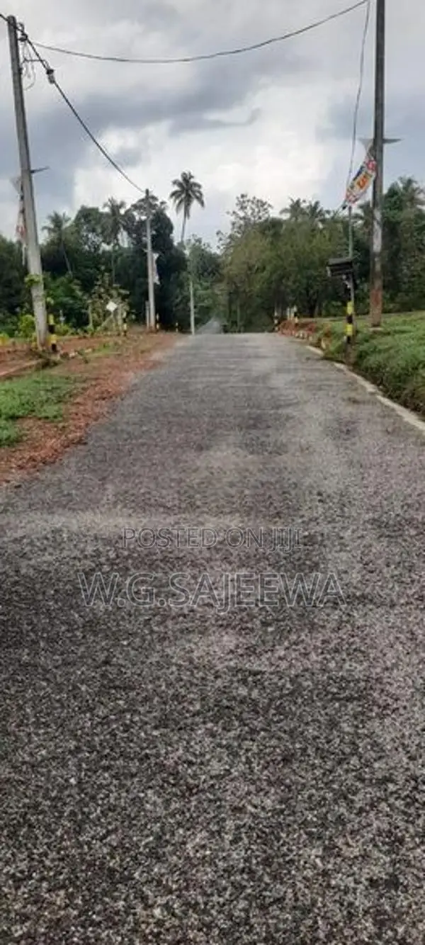 10perch 50m main road facing Land for sale in Madampalla, katana
