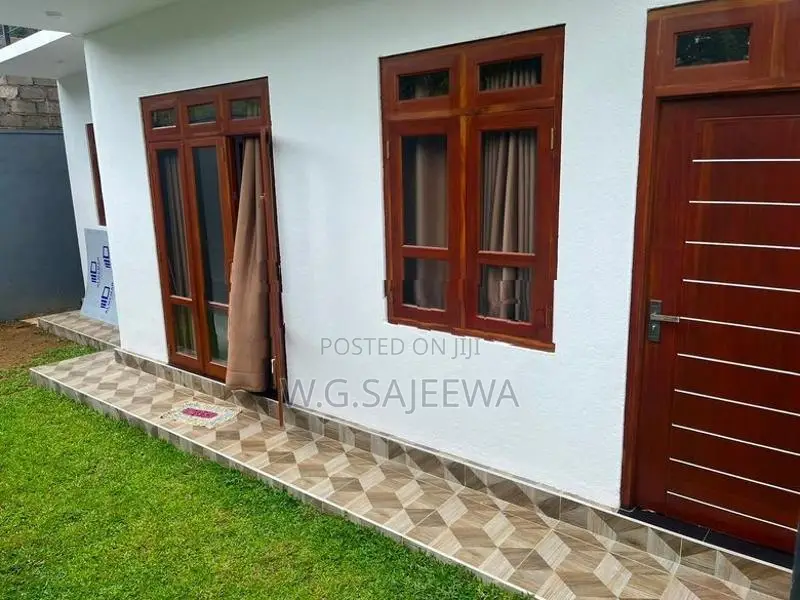 Fully Furnished Luxury House For Sale In Hanwalla, kosgama