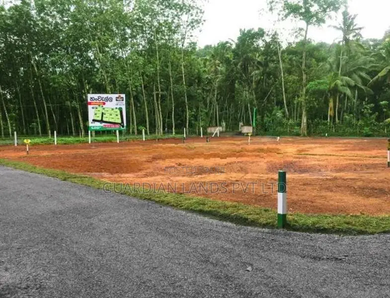 Land for Sale in Hanwella