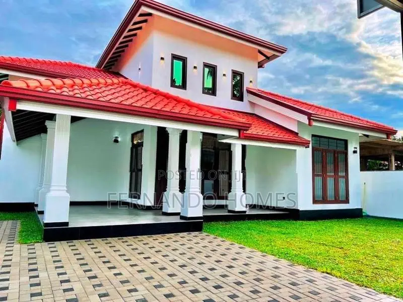 Nicely Done Built 16P Land With Single Storey House for Sale Kandawala