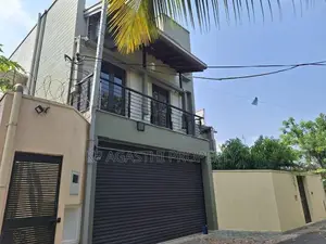 Super Luxury House for Sale with Furnitured Colombo 5