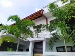 Super Luxury 3-Storey House For Sale In Nugegoda Pepiliyana