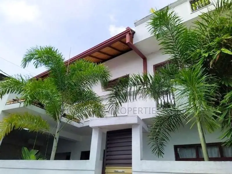 Super Luxury 3-Storey House For Sale In Nugegoda Pepiliyana