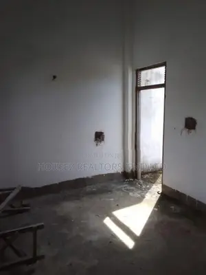 2-Story House for Sale in Moratuwa (egodauyana)