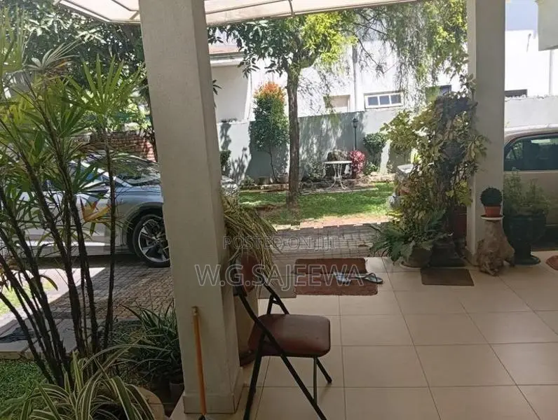 20perch 2story House for sale in Negombo
