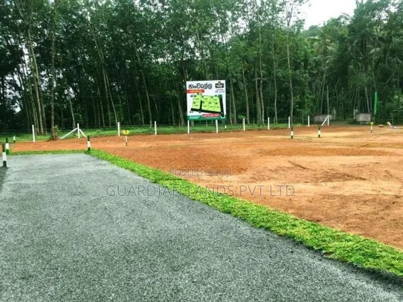 Land for Sale in Hanwella