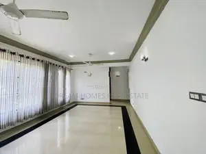 Architect-Designed 5Bedroom Residence House with Studio Apartment