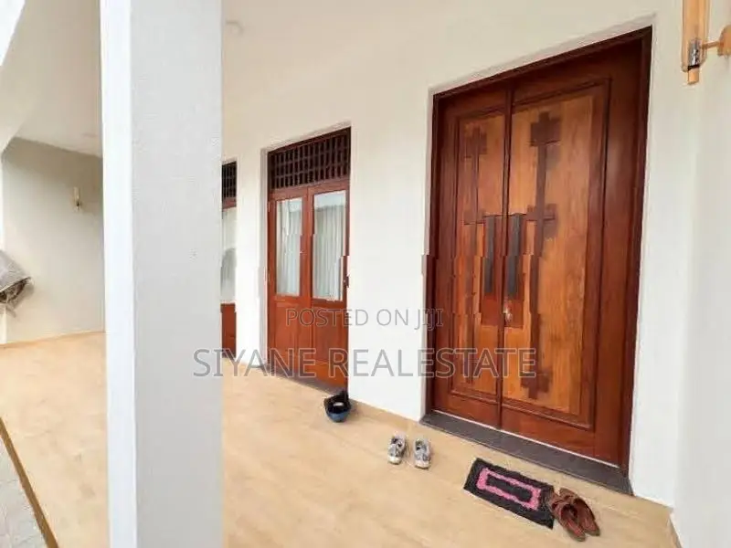 Luxury House Sale in Thalawathugoda