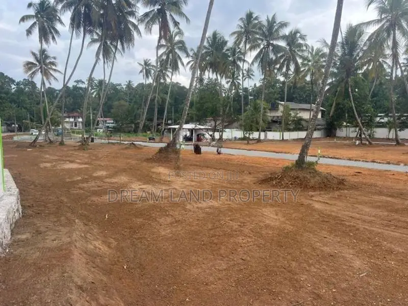 Land for Sale Kandy Road Mawathagama