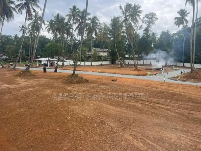 Land for Sale Kandy Road Mawathagama