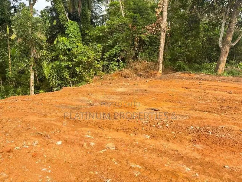 43 Perches Land For Sale In Athurugiriya