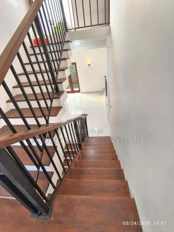Luxury House for Sale – Thalawathugoda / Hokandara