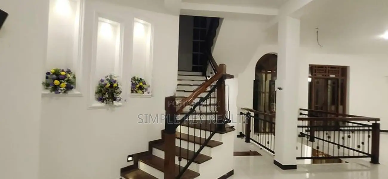BB62-Beutiful three store house for sale in gampaha yakkala road