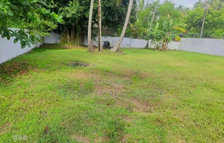 වත්තලින් සුපිරිම Land