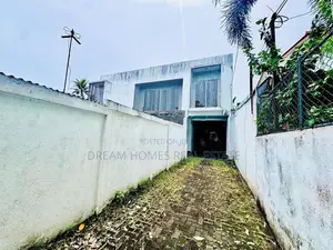 3-Story Modern House for Sale in Thalapathpitiya (Madiwela Road)