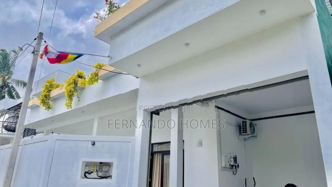 Near Temple Road Downstair Completed Luxury New House Sale In Negombo