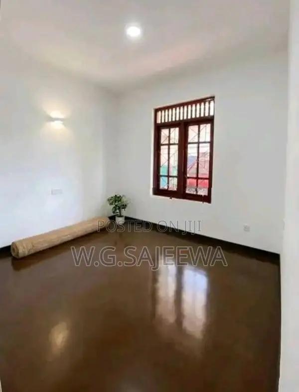 2 Storey complete house rent in Piliyandala (120 bus route)